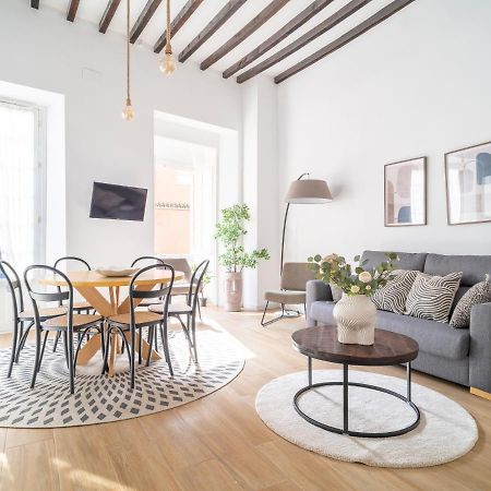 Sanders Lavender - Delightful Two-Bedroom Apartment Downtown 马拉加 外观 照片
