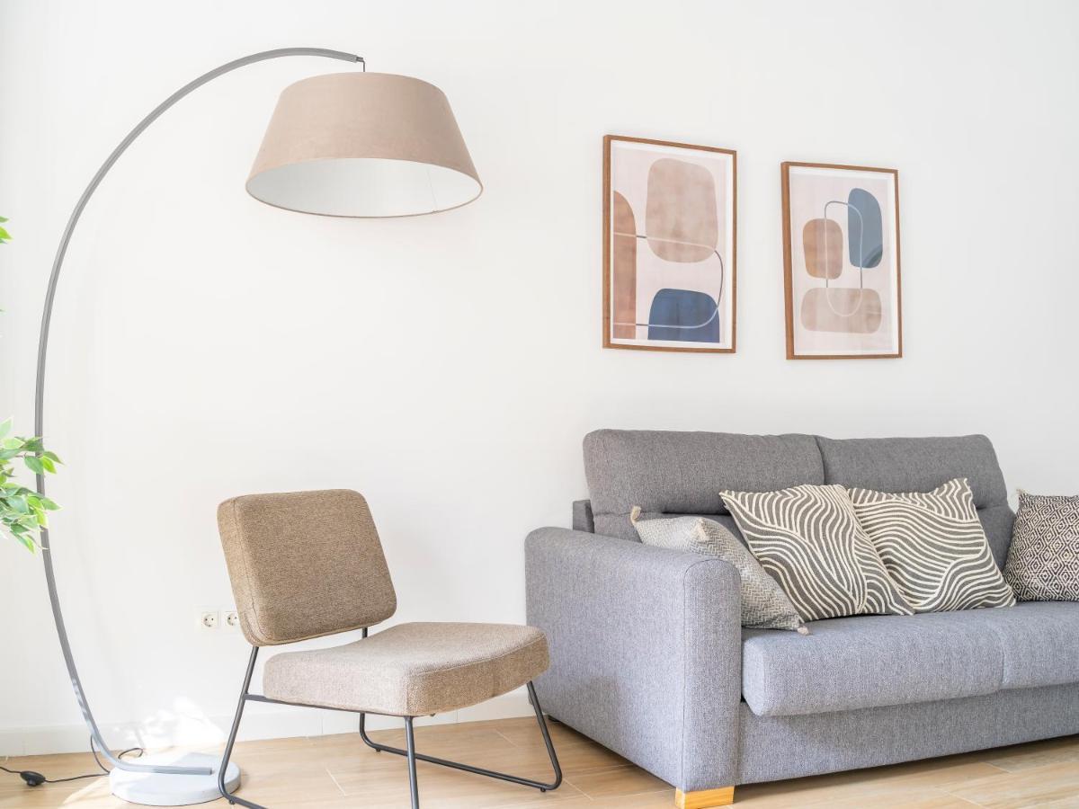 Sanders Lavender - Delightful Two-Bedroom Apartment Downtown 马拉加 外观 照片