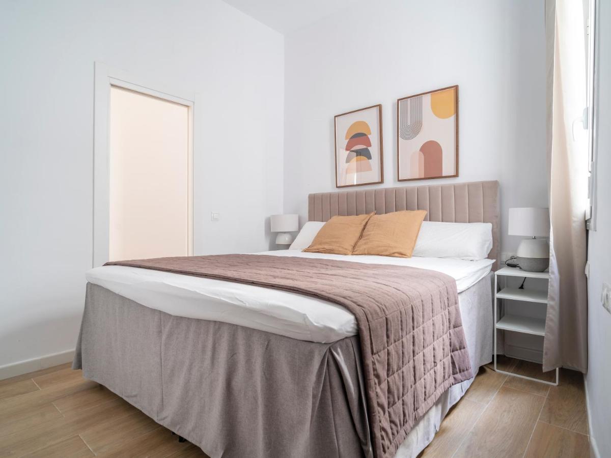 Sanders Lavender - Delightful Two-Bedroom Apartment Downtown 马拉加 外观 照片
