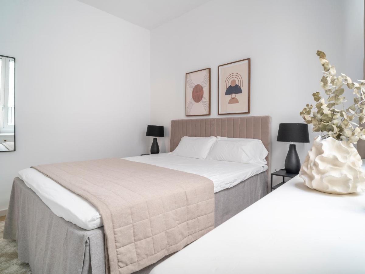 Sanders Lavender - Delightful Two-Bedroom Apartment Downtown 马拉加 外观 照片